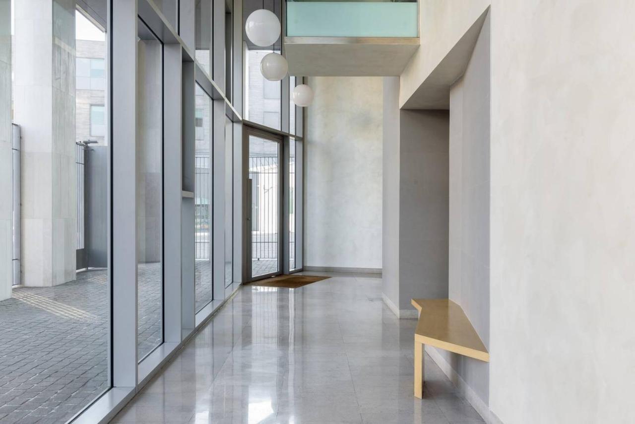 Fiera Milanocity View With Terrace Next To Shopping Mall Apartment Exterior photo